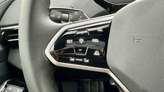 2025 Volkswagen ID.4 1V2WSPE82SC005549