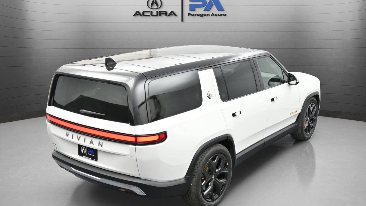 2023 Rivian R1S 7PDSGABA7PN011079