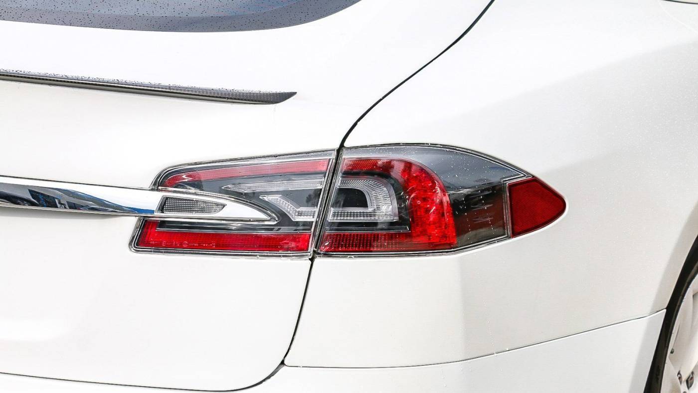2019 Tesla Model S 5YJSA1E42KF337345