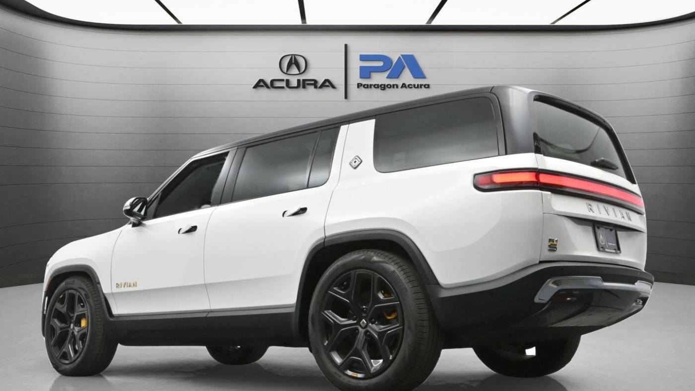 2023 Rivian R1S 7PDSGABA7PN011079
