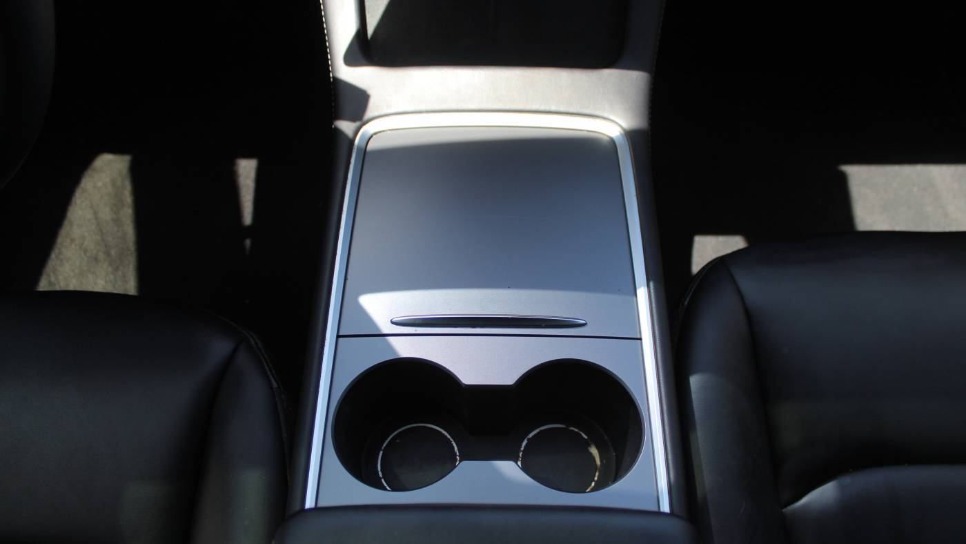 2022 Tesla Model 3 5YJ3E1EB9NF208238