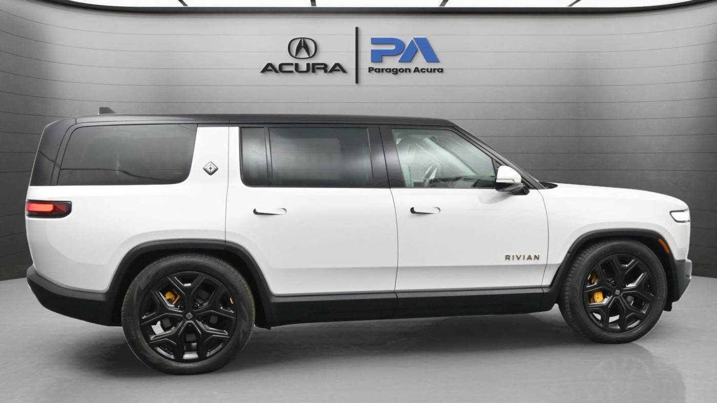 2023 Rivian R1S 7PDSGABA7PN011079