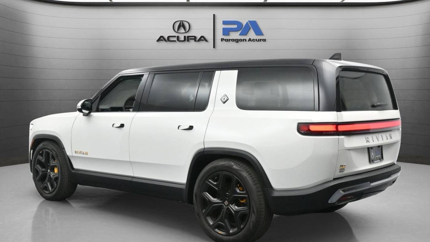 2023 Rivian R1S 7PDSGABA7PN011079