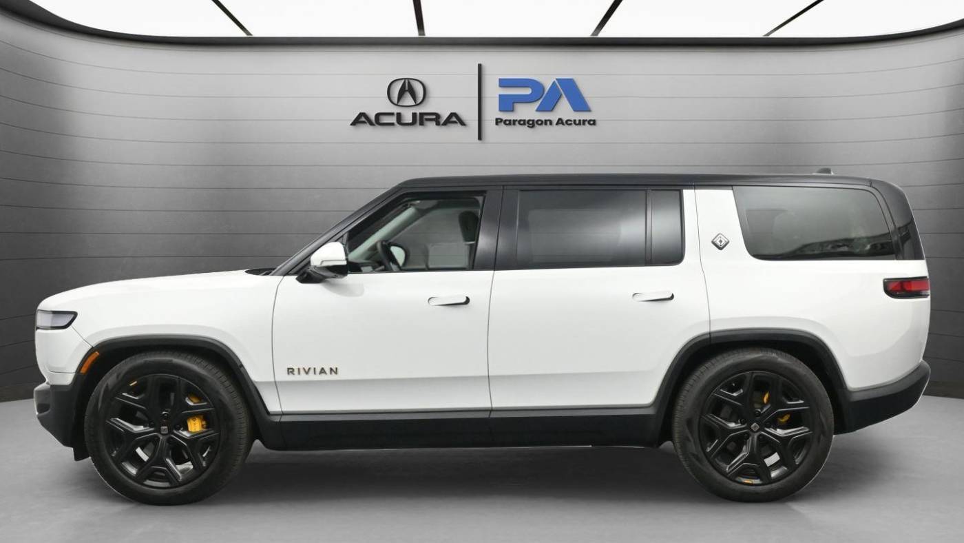 2023 Rivian R1S 7PDSGABA7PN011079