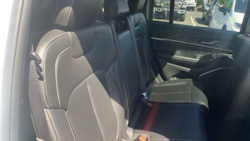 2023 Jeep Grand Cherokee 1C4RJYB64PC623831