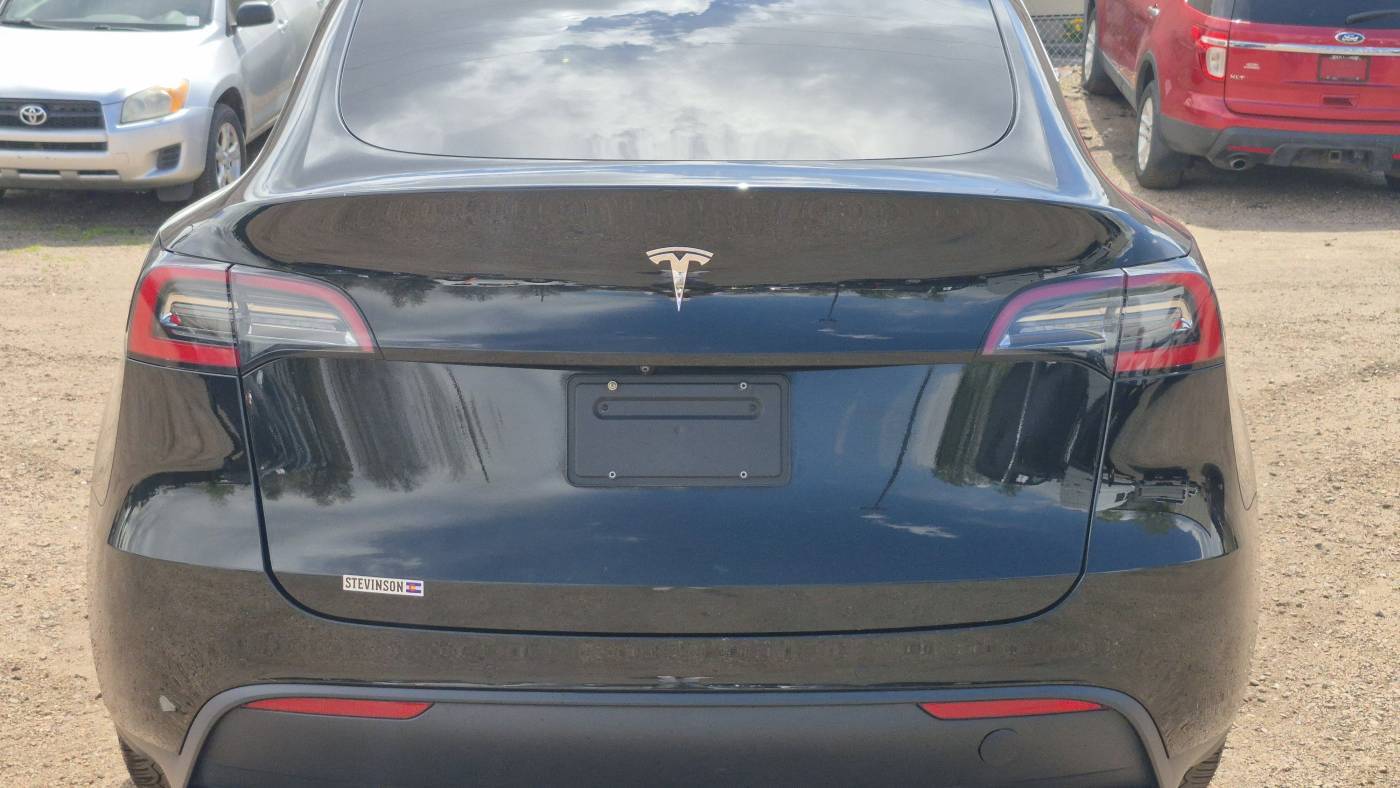 2021 Tesla Model Y 5YJYGDEDXMF105198