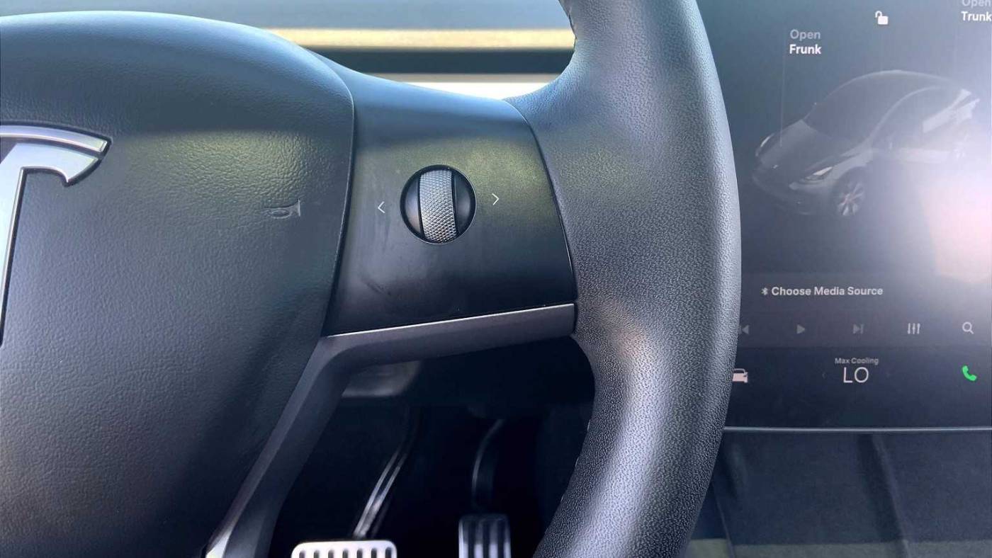 2021 Tesla Model Y 5YJYGDEE8MF193239