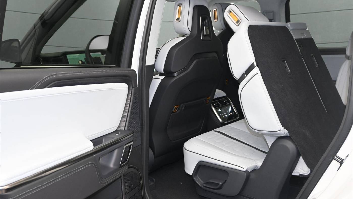 2023 Rivian R1S 7PDSGABA7PN011079