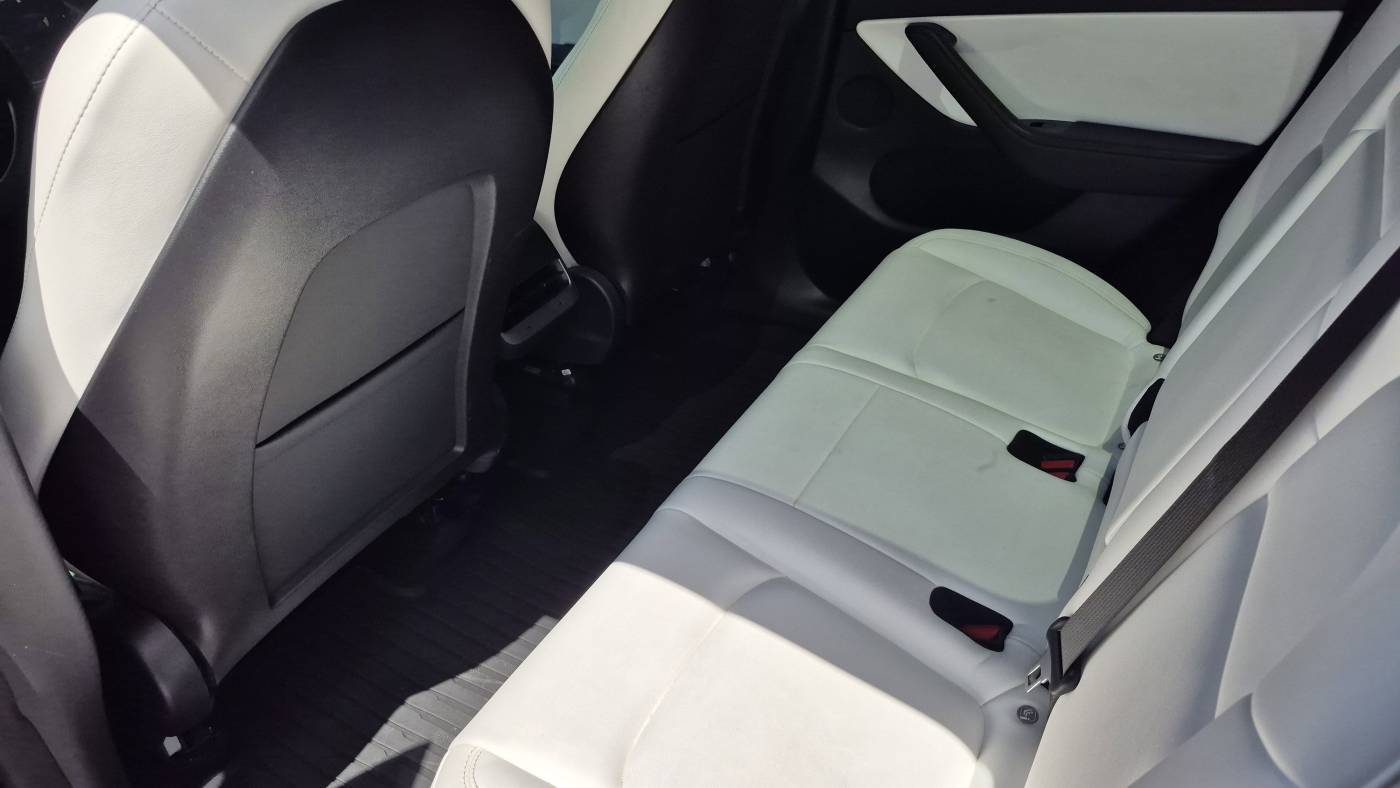 2021 Tesla Model Y 5YJYGDEDXMF105198