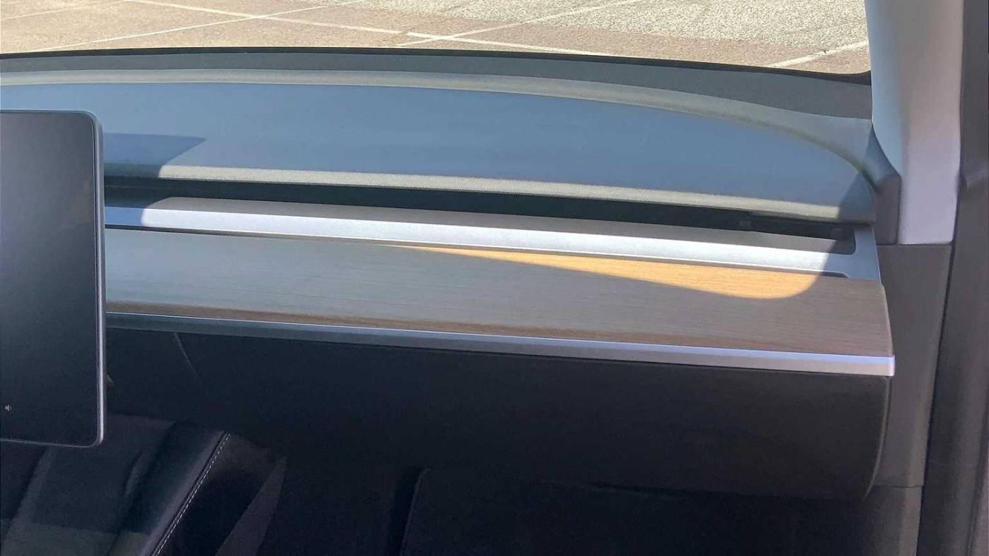 2021 Tesla Model Y 5YJYGDEE8MF193239