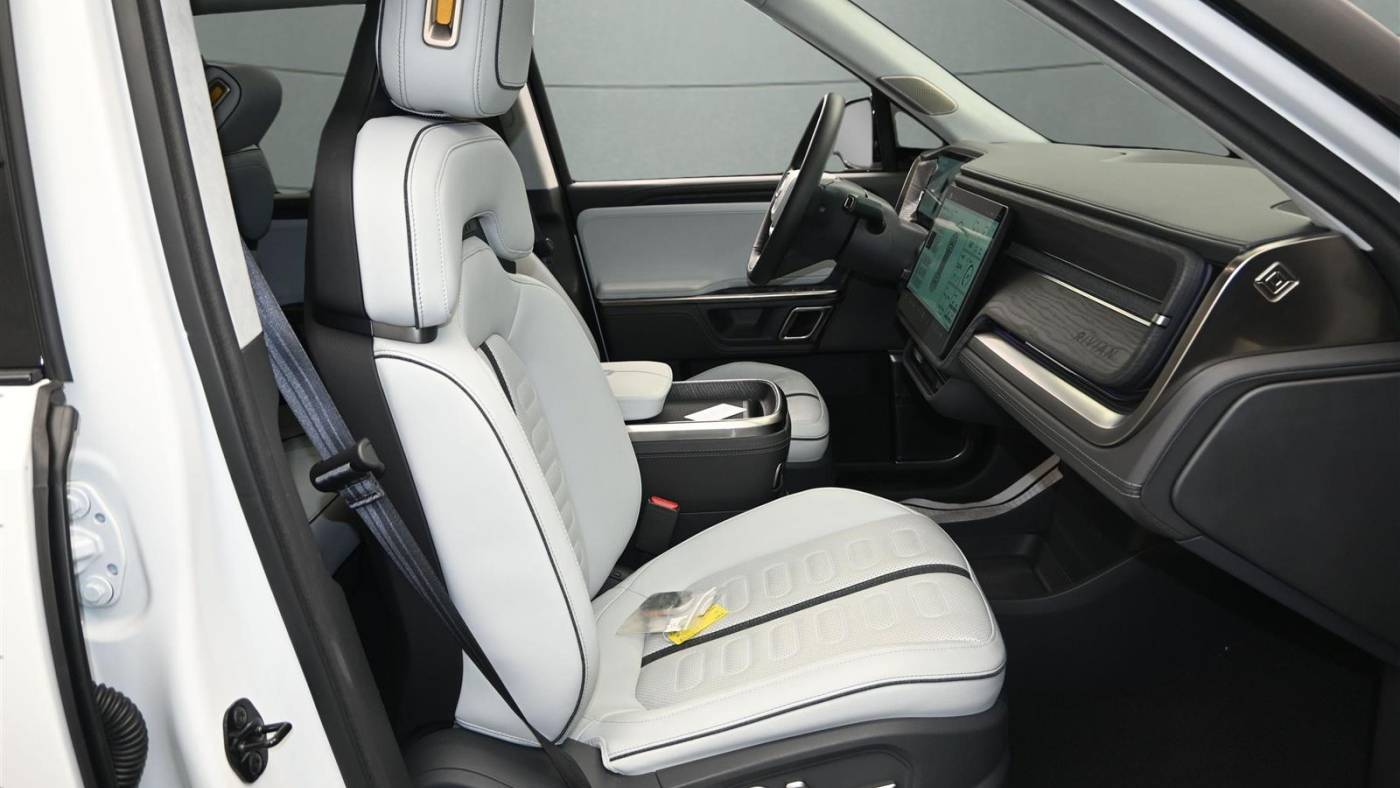 2023 Rivian R1S 7PDSGABA7PN011079