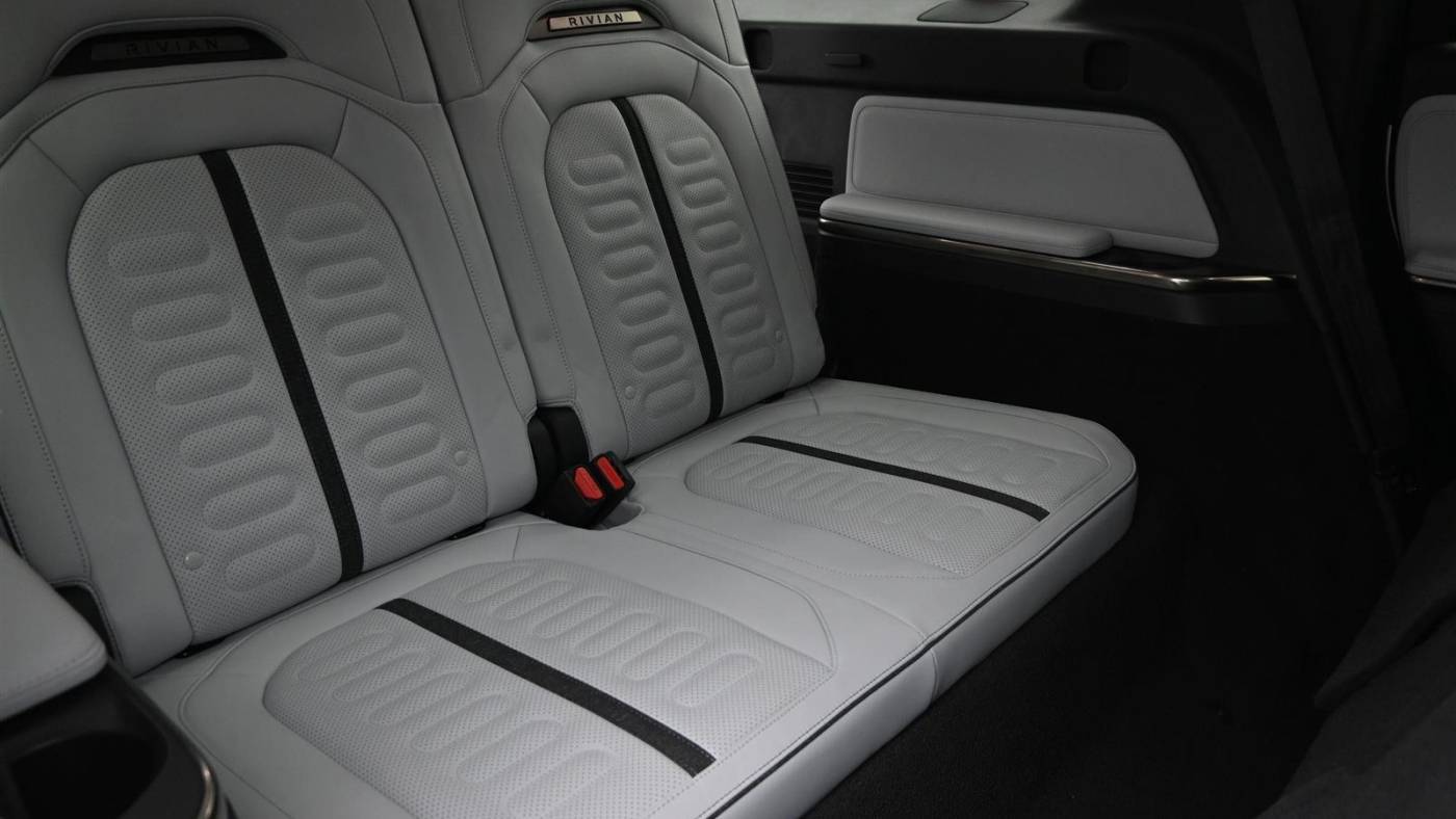 2023 Rivian R1S 7PDSGABA7PN011079