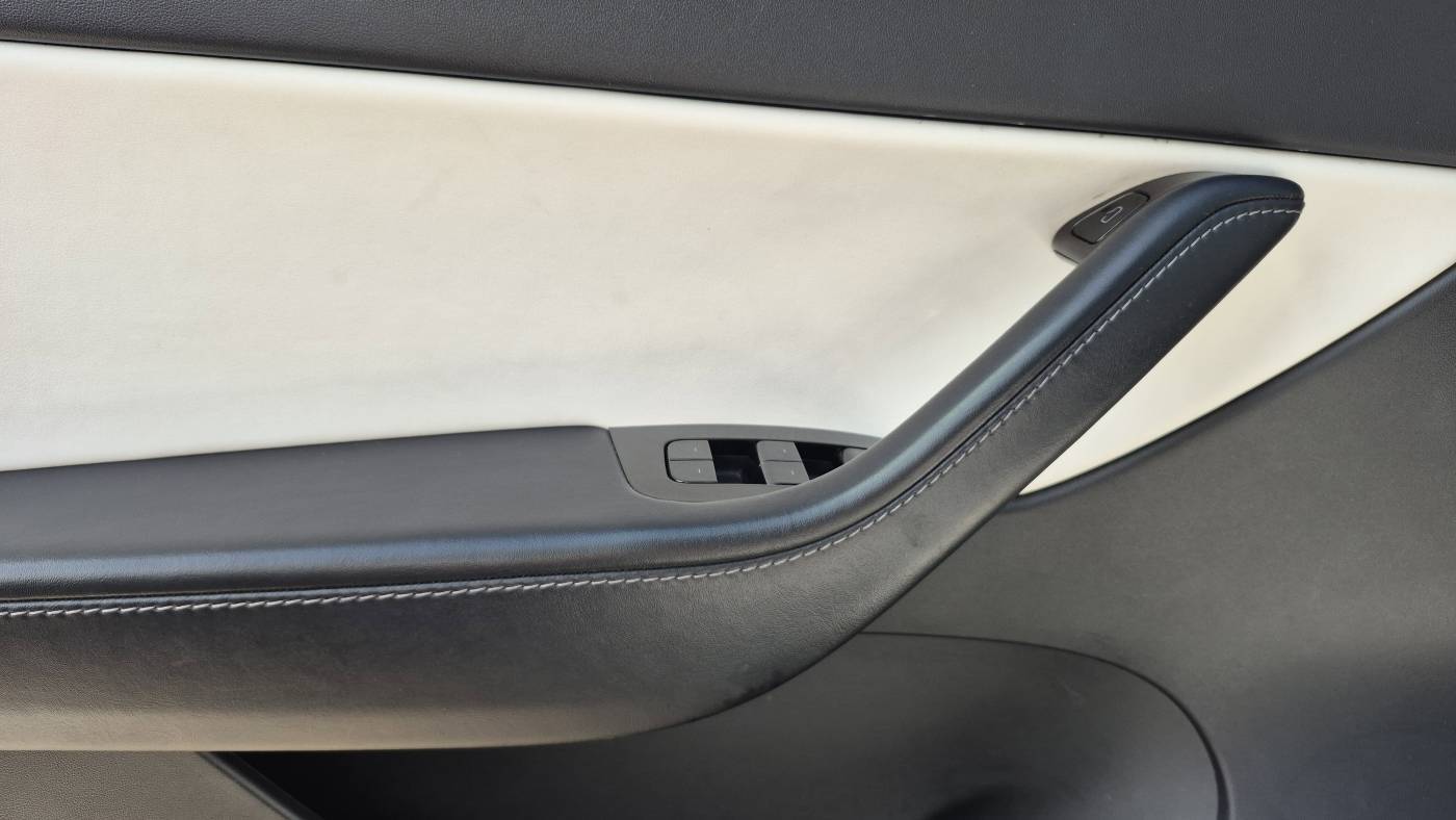 2021 Tesla Model Y 5YJYGDEDXMF105198