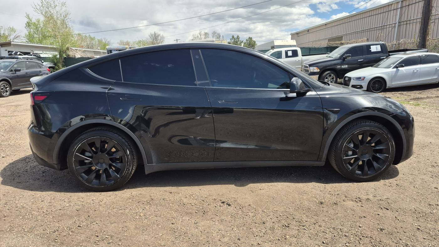 2021 Tesla Model Y 5YJYGDEDXMF105198