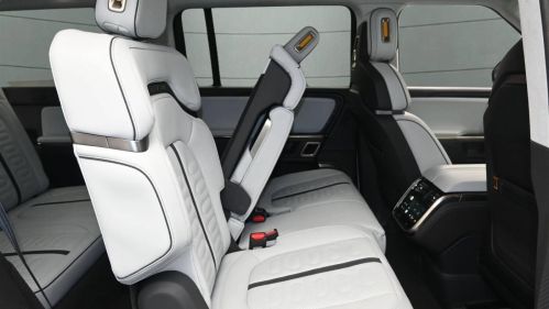 2023 Rivian R1S 7PDSGABA7PN011079