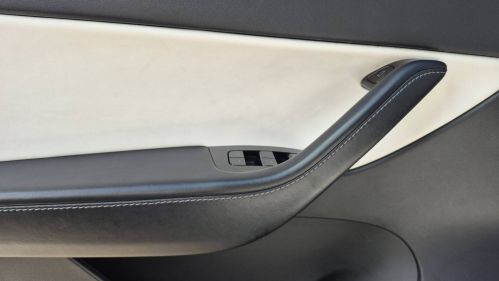 2021 Tesla Model Y 5YJYGDEDXMF105198