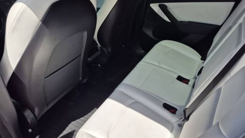 2021 Tesla Model Y 5YJYGDEDXMF105198