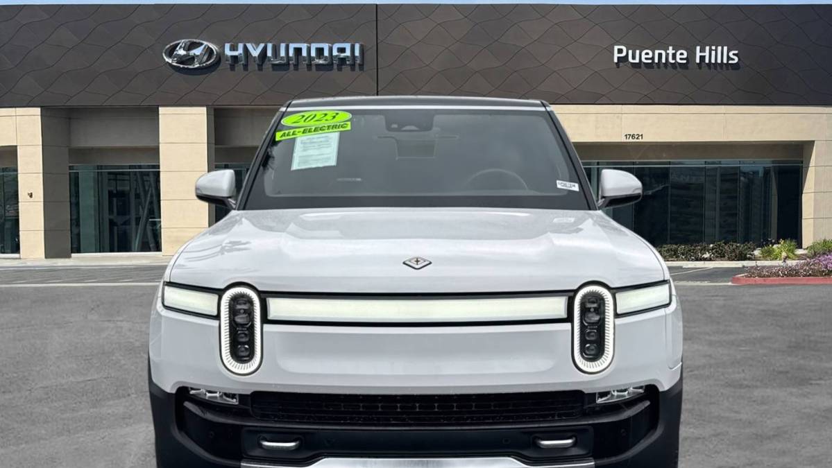 2023 Rivian R1S - Images - 2
