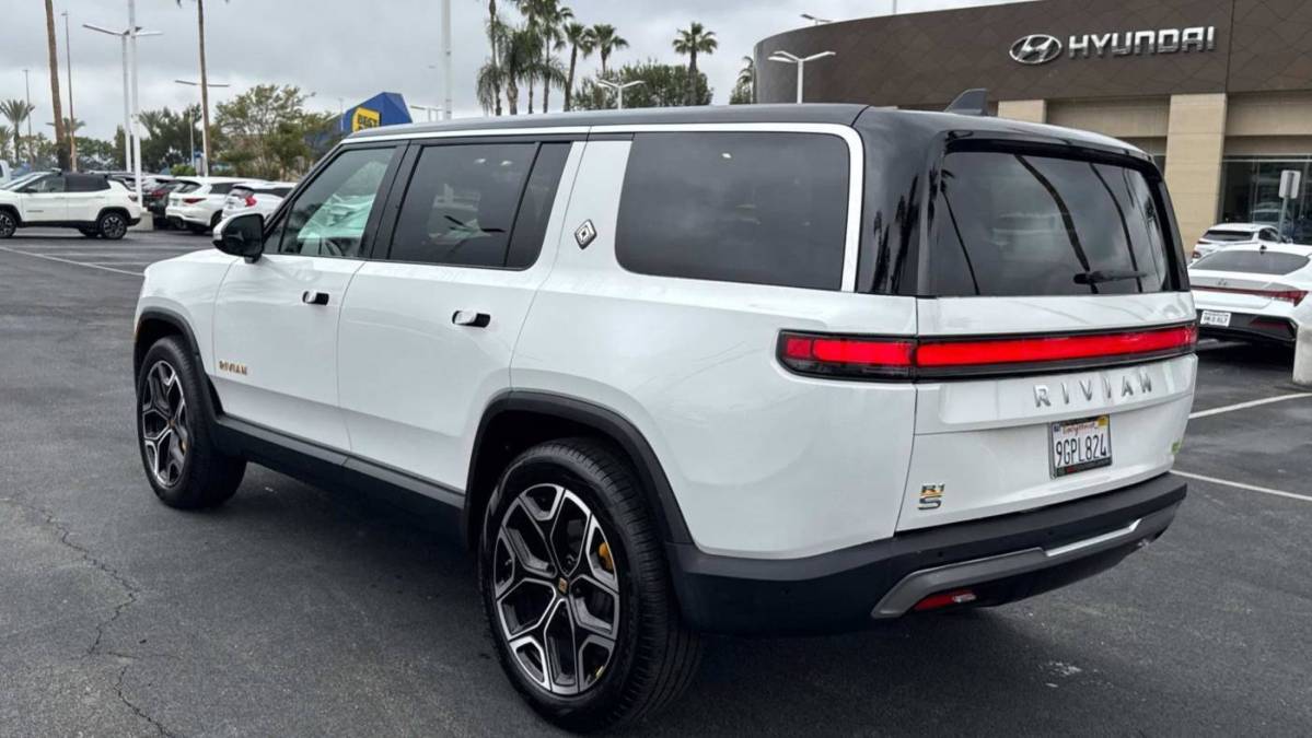 2023 Rivian R1S - Images - 6