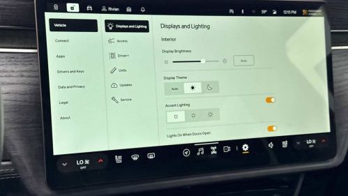 2023 Rivian R1S - Images - 11