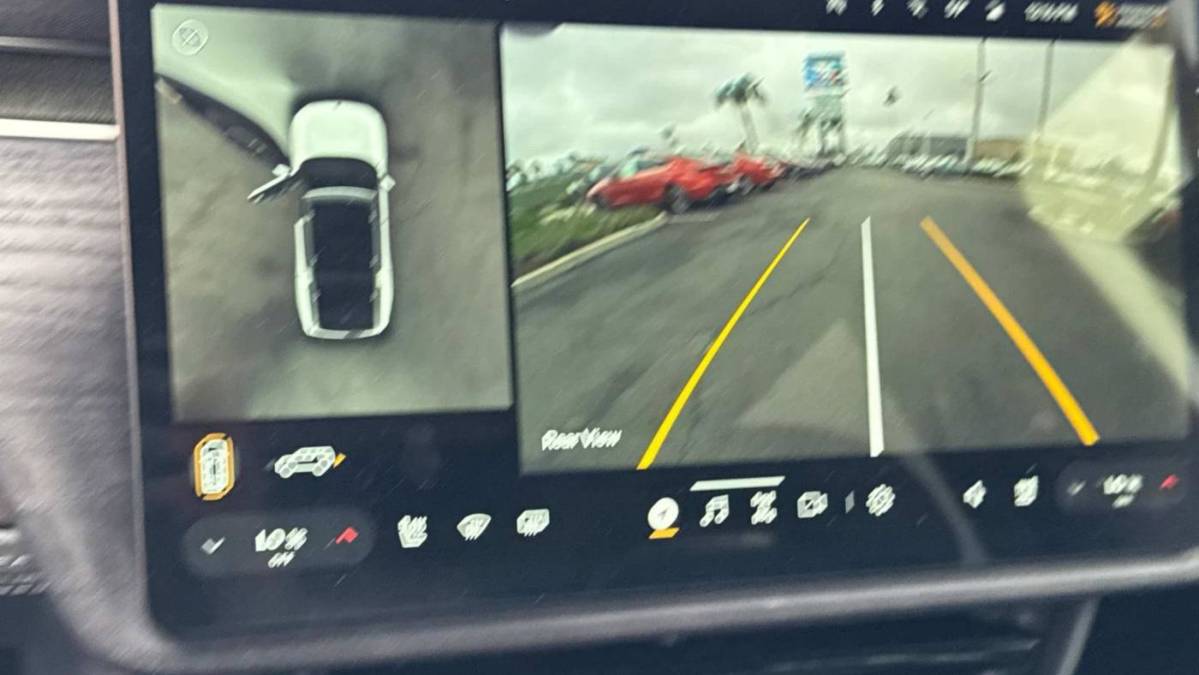 2023 Rivian R1S - Images - 13