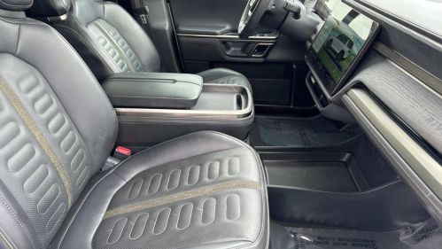 2023 Rivian R1S - Images - 29