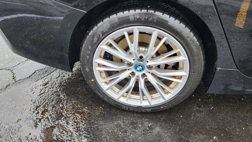 2024 BMW 3 Series - Images - 33