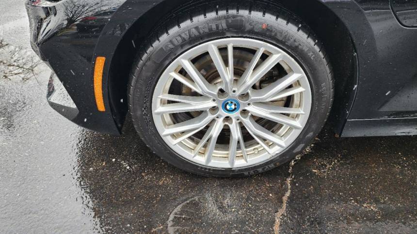 2024 BMW 3 Series - Images - 35