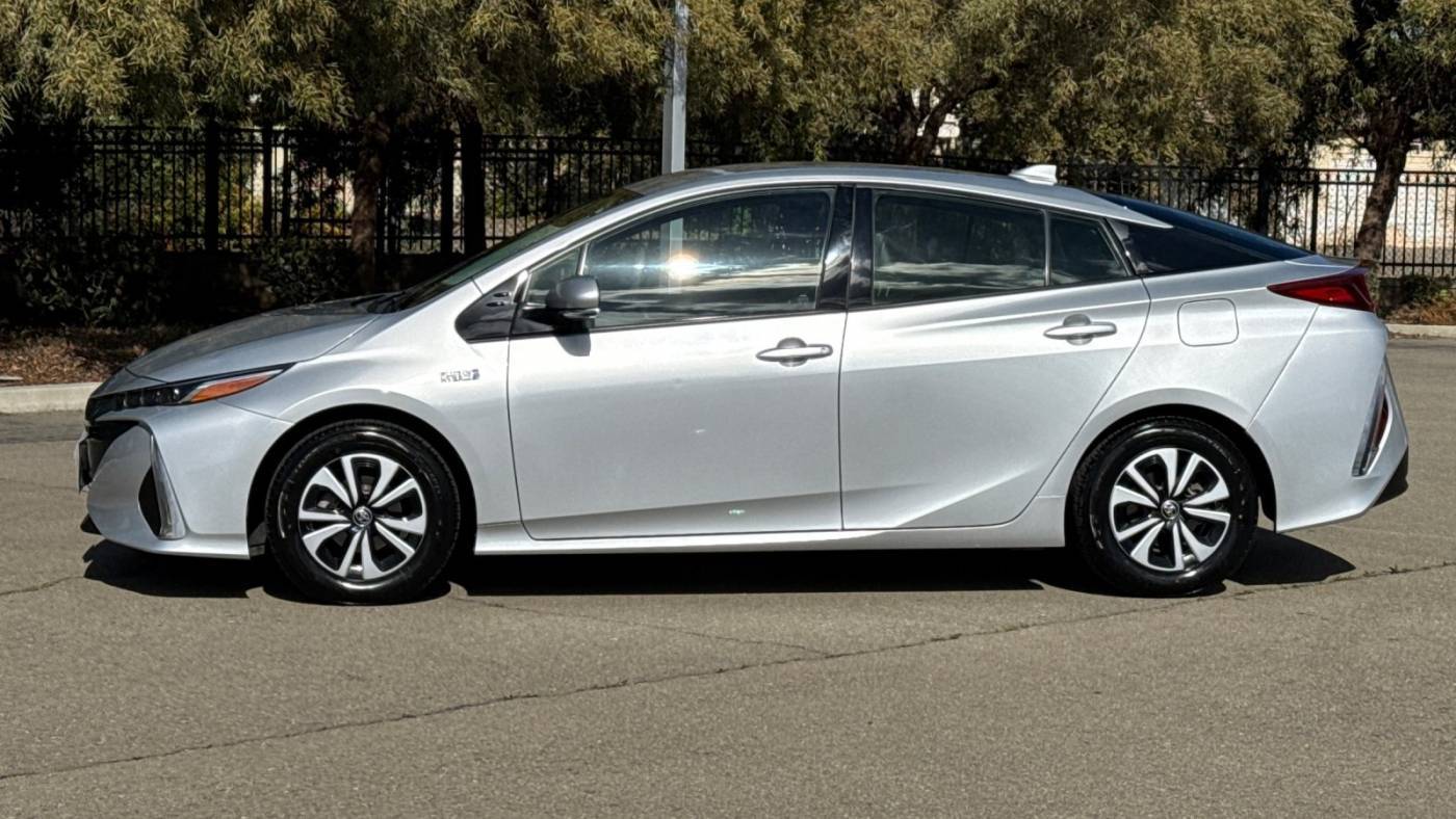 2017 Toyota Prius Prime JTDKARFP8H3065820