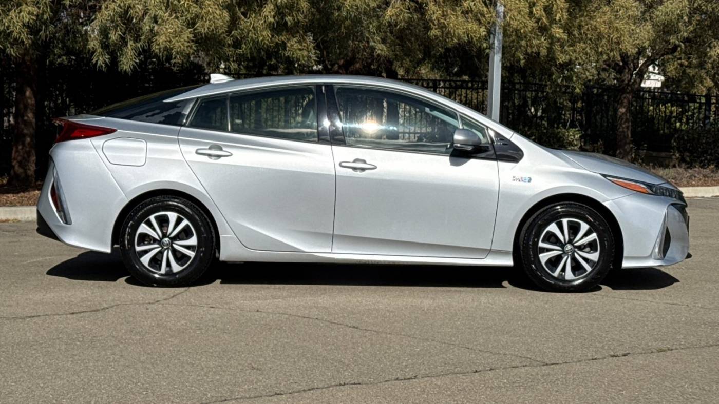 2017 Toyota Prius Prime JTDKARFP8H3065820