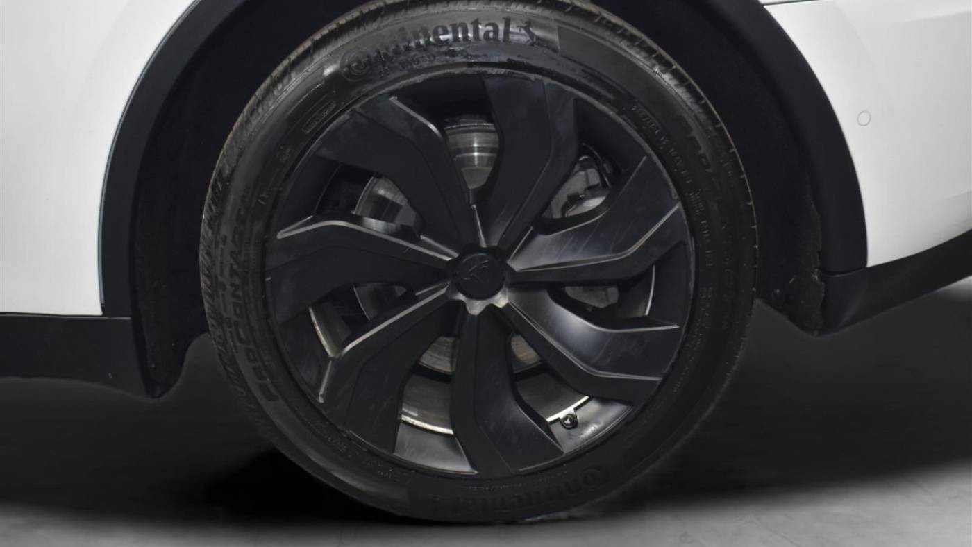 2020 Tesla Model Y 5YJYGDEE5LF043765