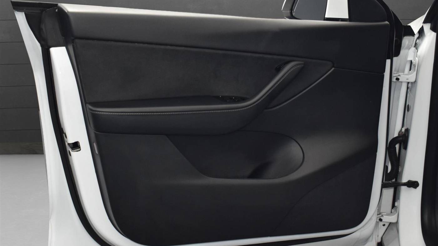 2020 Tesla Model Y 5YJYGDEE5LF043765