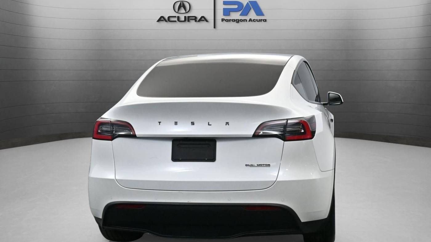 2020 Tesla Model Y 5YJYGDEE5LF043765