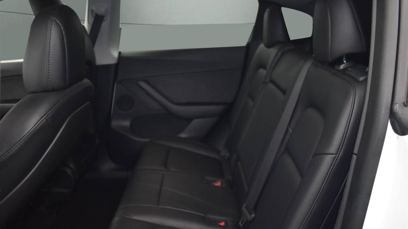 2020 Tesla Model Y 5YJYGDEE5LF043765
