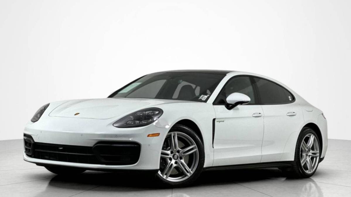 2021 Porsche Panamera - Images - 1