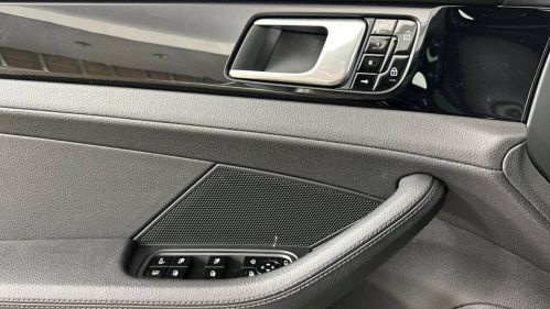 2021 Porsche Panamera - Images - 10