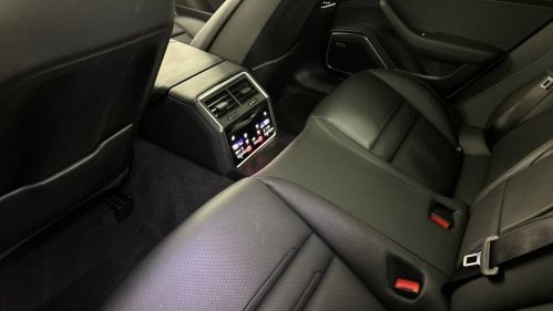 2021 Porsche Panamera - Images - 11
