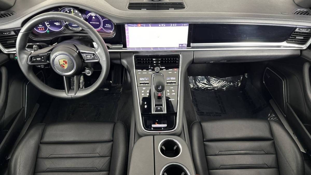 2021 Porsche Panamera - Images - 12