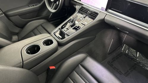 2021 Porsche Panamera - Images - 14