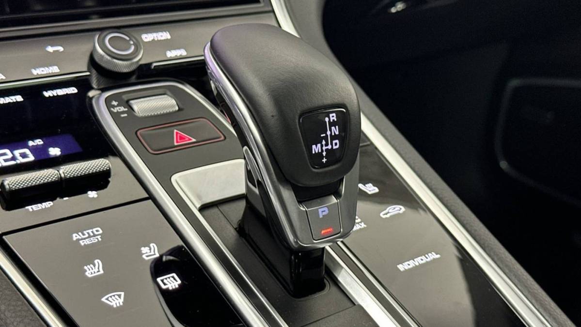 2021 Porsche Panamera - Images - 20