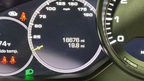 2021 Porsche Panamera - Images - 22