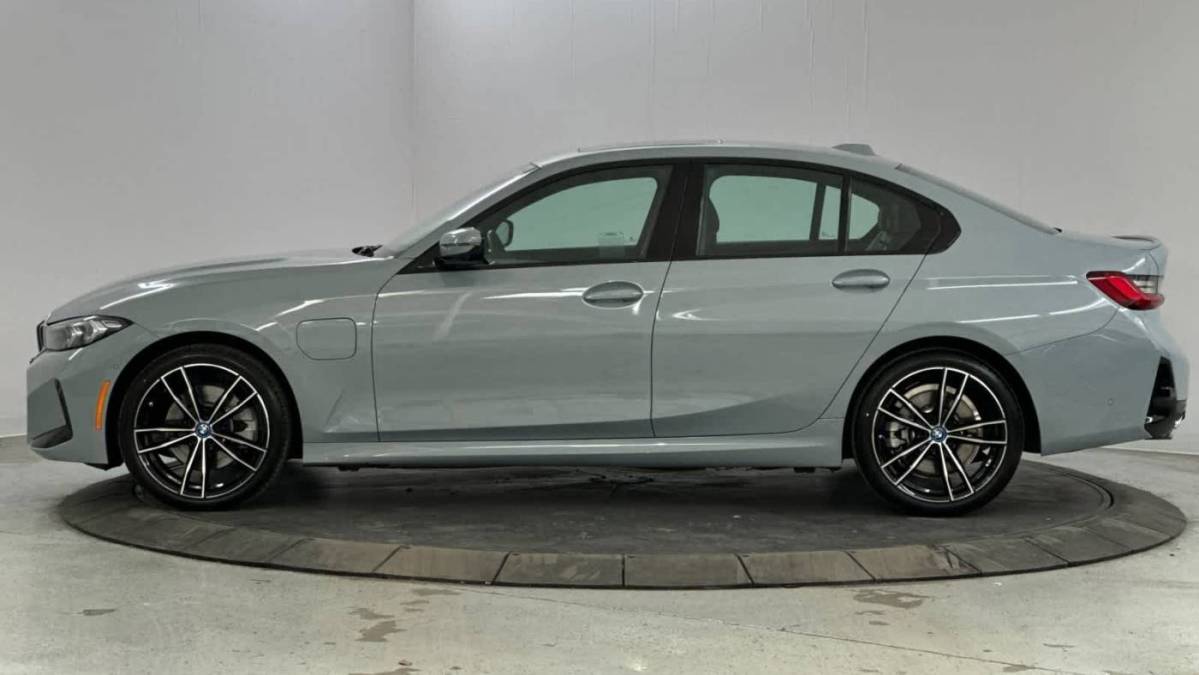 2024 BMW 3 Series - Images - 5