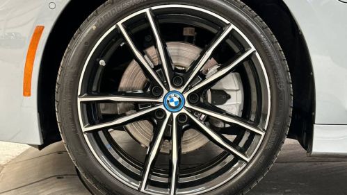 2024 BMW 3 Series - Images - 26