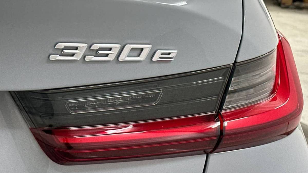 2024 BMW 3 Series - Images - 27
