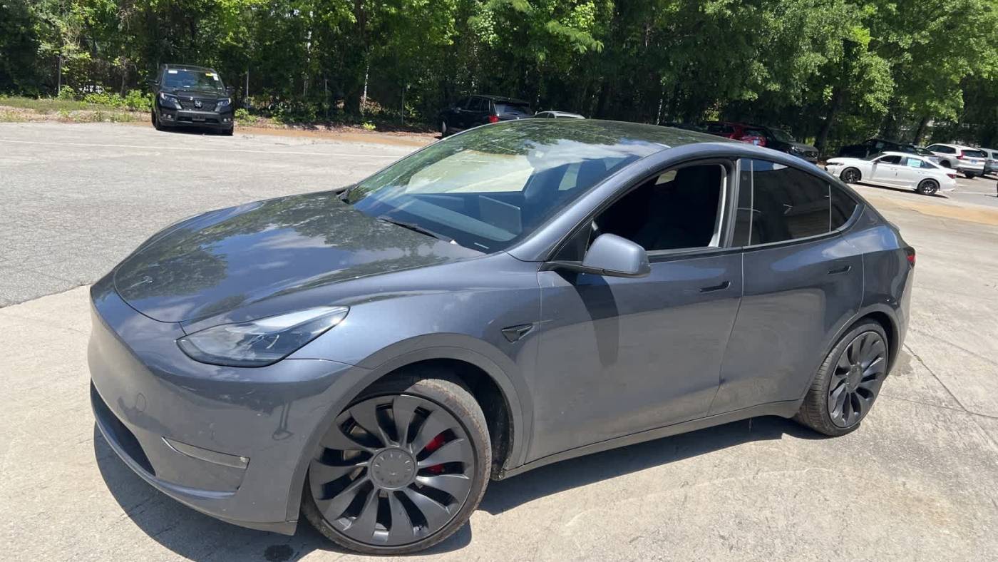 2022 Tesla Model Y 7SAYGDEF0NF462640