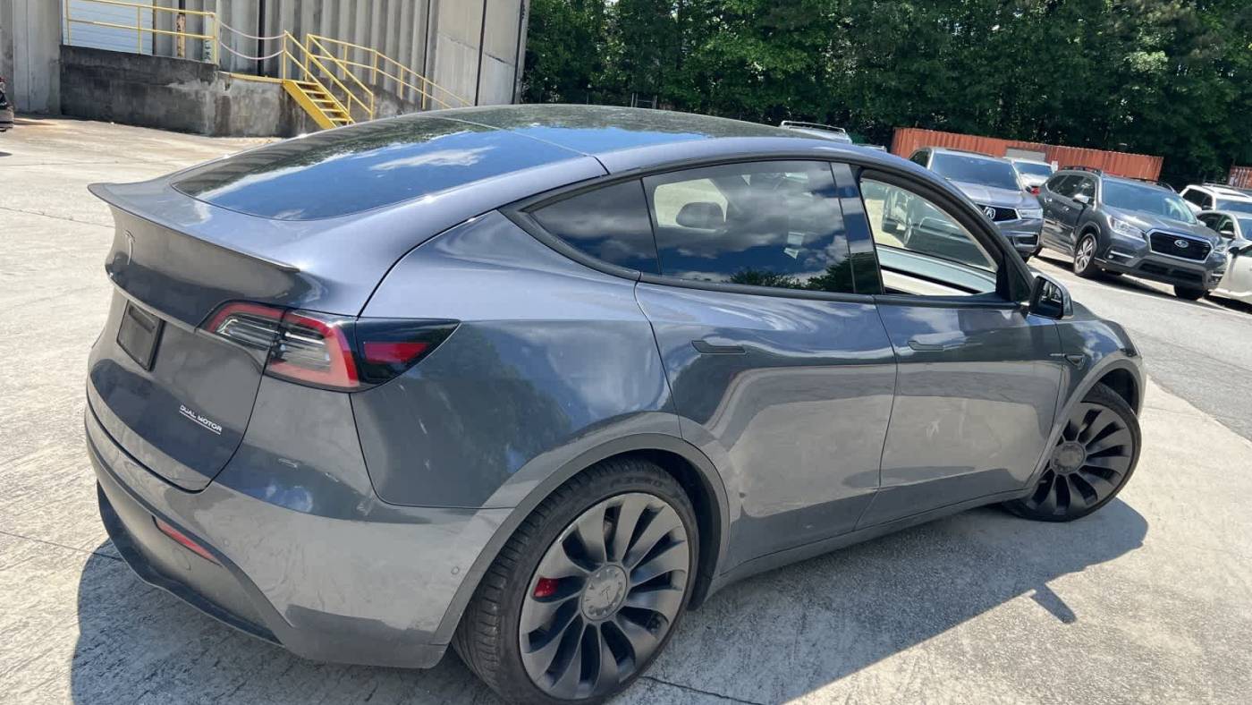 2022 Tesla Model Y 7SAYGDEF0NF462640