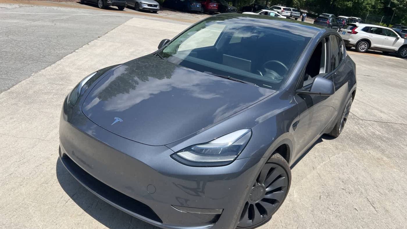 2022 Tesla Model Y 7SAYGDEF0NF462640