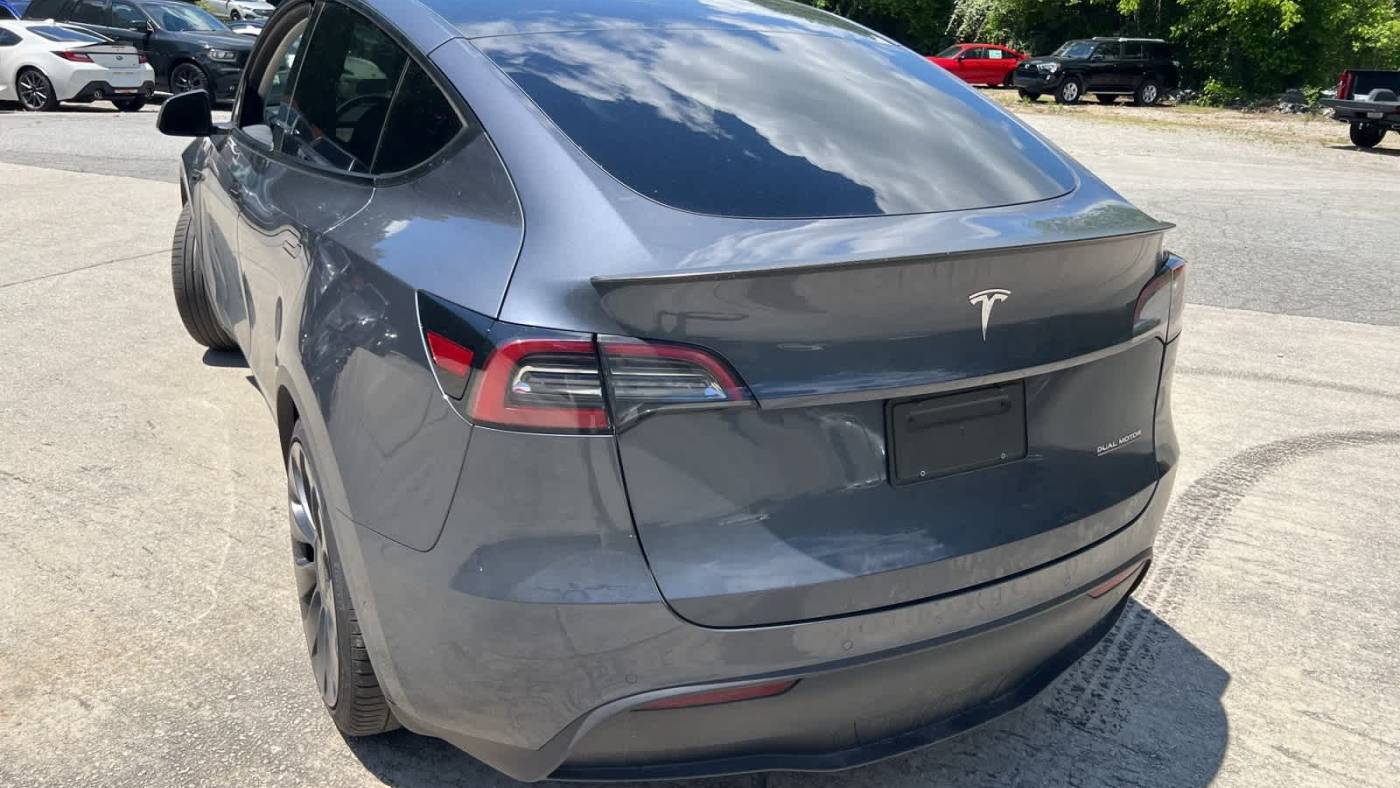 2022 Tesla Model Y 7SAYGDEF0NF462640