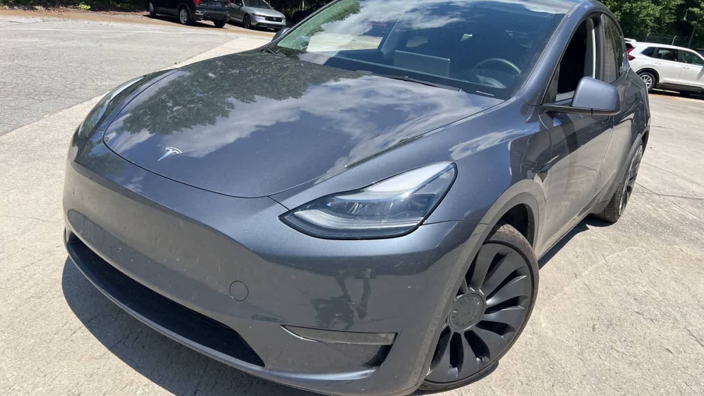 2022 Tesla Model Y 7SAYGDEF0NF462640