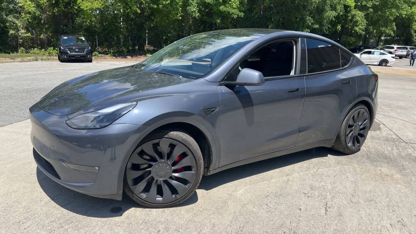 2022 Tesla Model Y 7SAYGDEF0NF462640